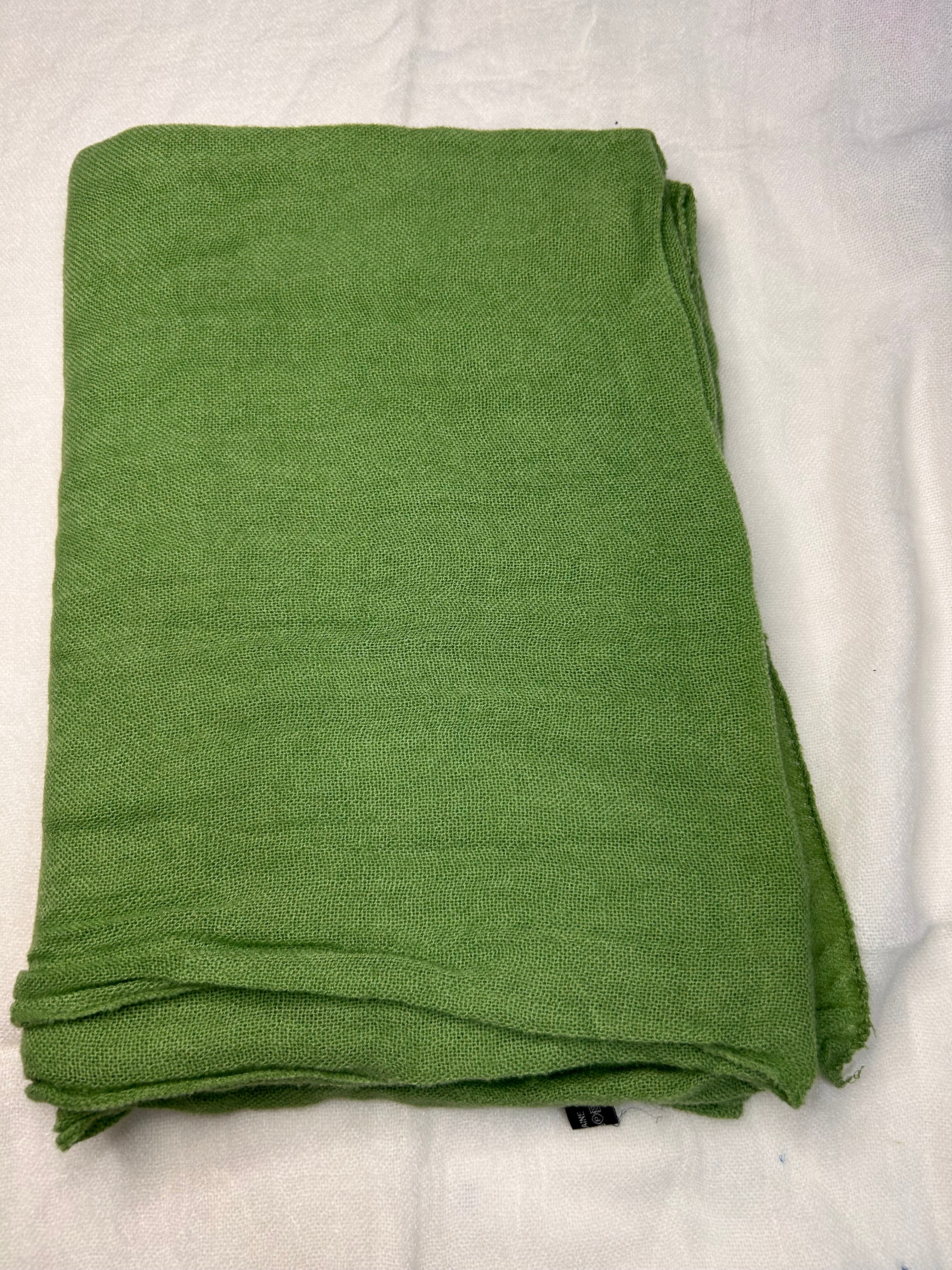 Echarpe 100% laine vert clair