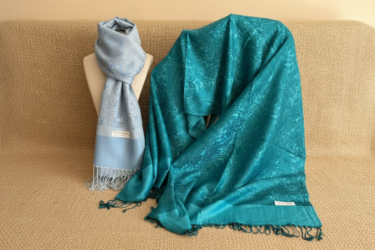 Echarpe Pashmina bleu ciel 70% laine 30% soie