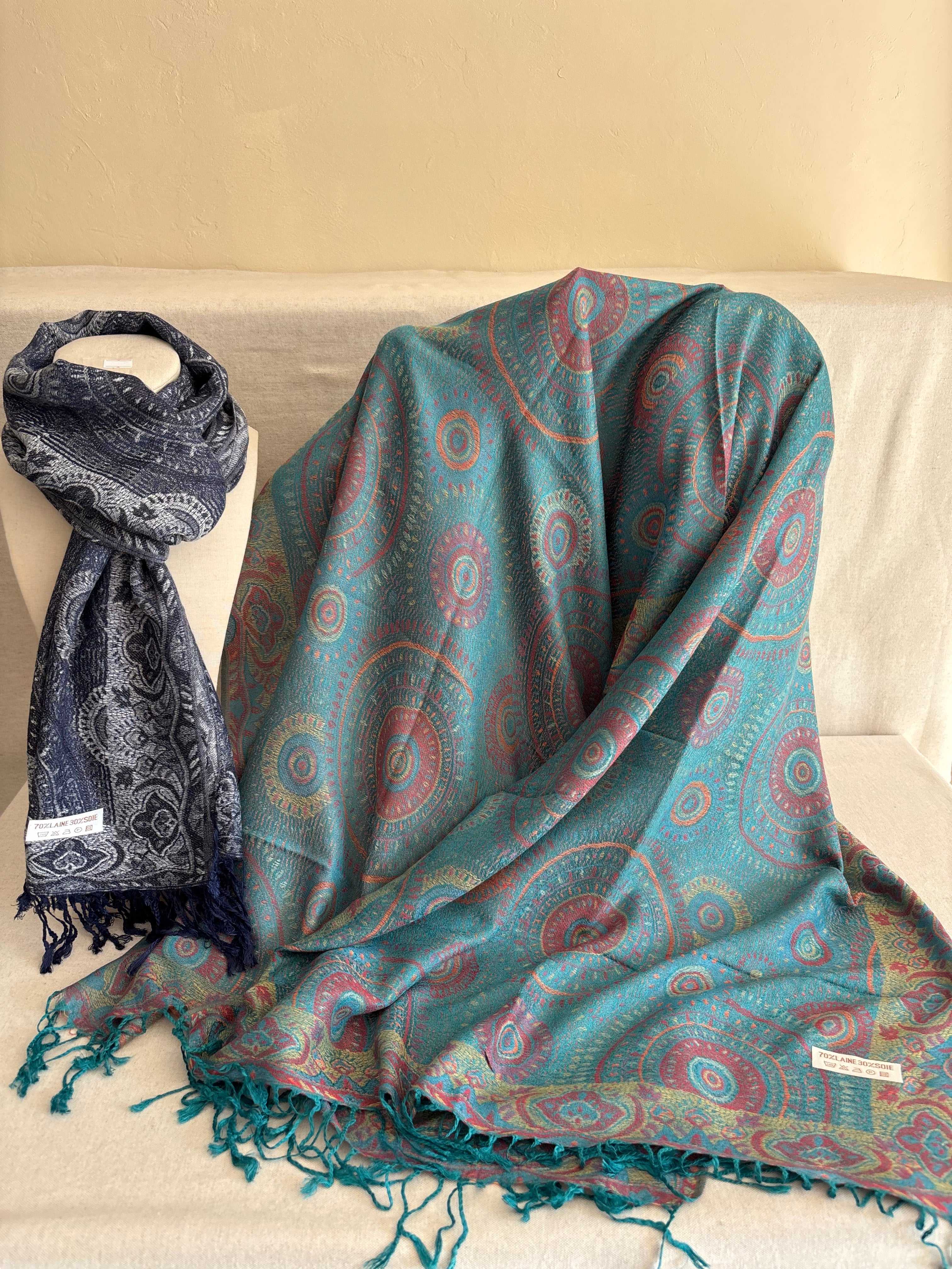 Echarpe Pashmina nuances de gris  70% laine 30% soie