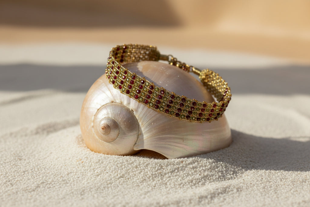Bracelet tressé en acier inoxydable doré et pierres bicolores