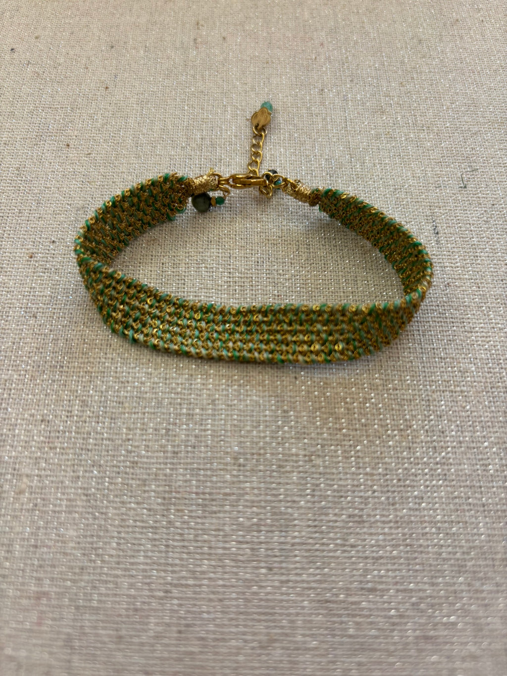 Bracelet tressé en acier inoxydable doré et pierres bicolores
